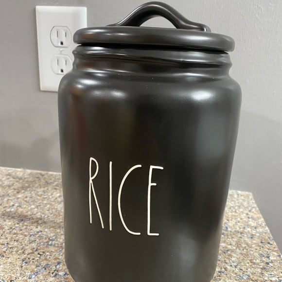 Using a Jar of Rice to dry boots