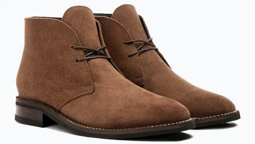 Suede boots weight