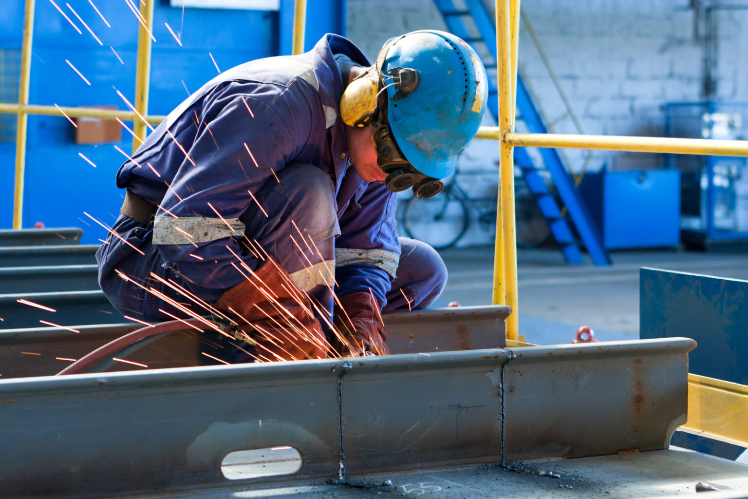 Why Do Welders Wear Special Glass Goggles While Working? | Work Gearz