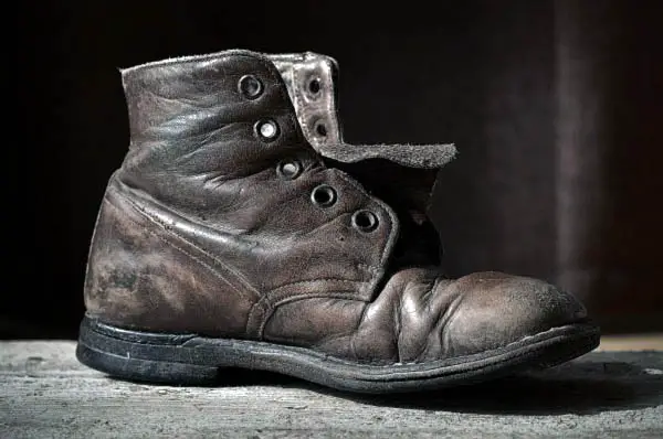 Should You Mink Oil Boots that are Already Waterproof? | Work Gearz