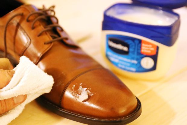 Can petroleum jelly be used to protect leather work boots