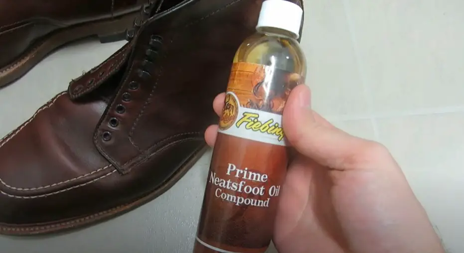 Using Neatsfoot oil on boots