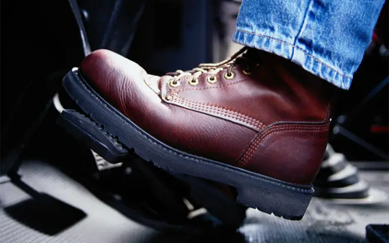 Alloy vs Steel Toe Boots: Which Safety Boots You Should Use?