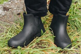 Are Rubber Boots Bad for Your Feet? | Work Gearz