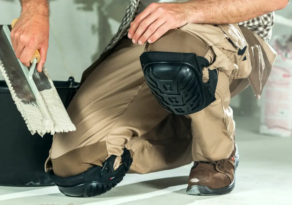 How to Wear Construction Knee Pads