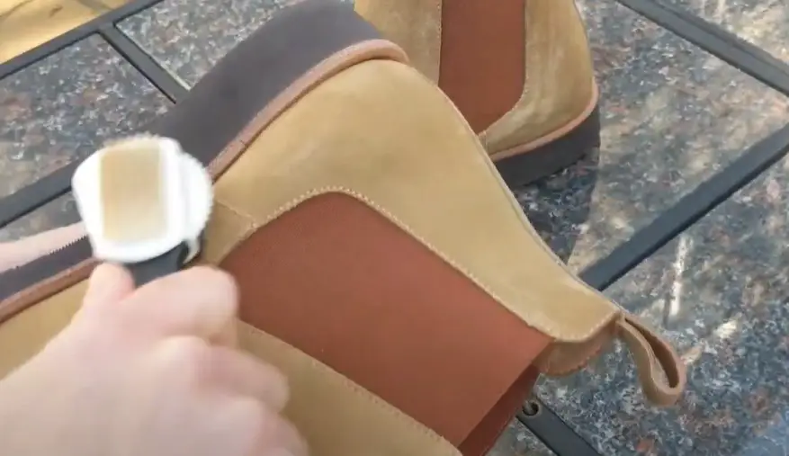 Cleaning of the suede boots