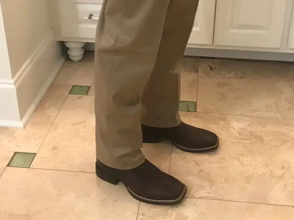 What color cowboy boots go with khaki?