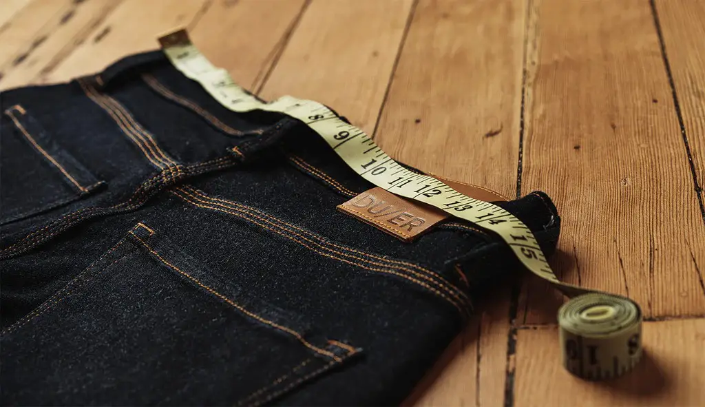 Choose the right size waist of your jeans